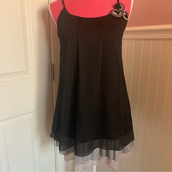 Chiffon Tiered Adjustable Spaghetti Strap Blouse, Flower Detail, Women’s size S - Picture 3 of 9